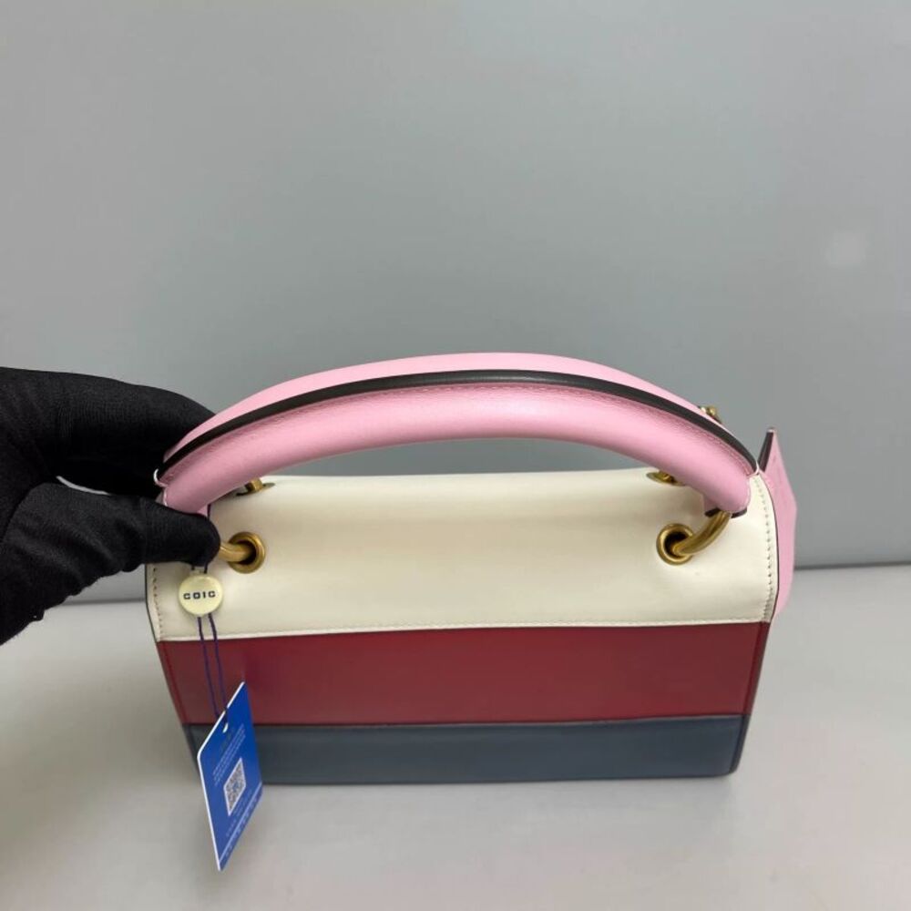 Gucci Women Pre-Loved Bag Very Good Condition - Picture 6 of 9